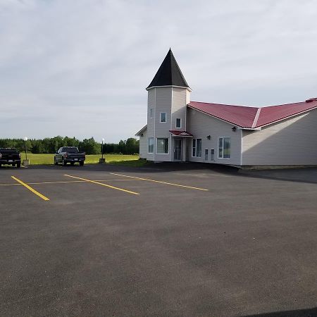 Knights Inn Удсток Екстериор снимка