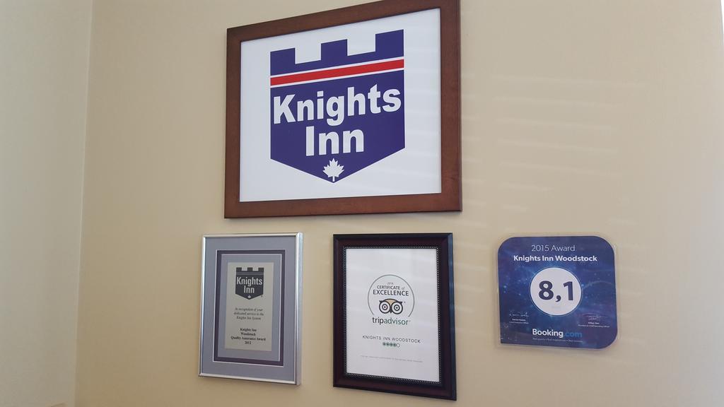 Knights Inn Удсток Екстериор снимка