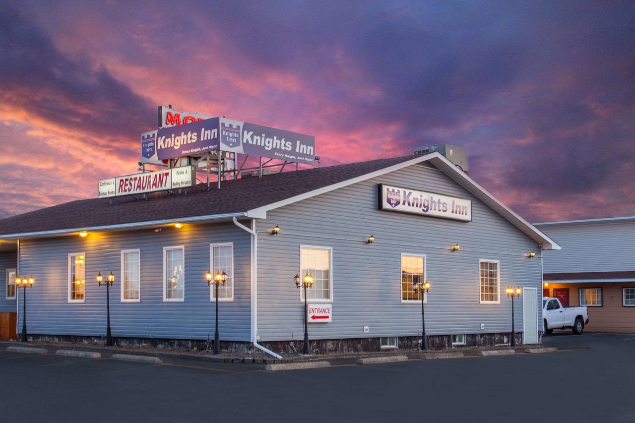 Knights Inn Удсток Екстериор снимка