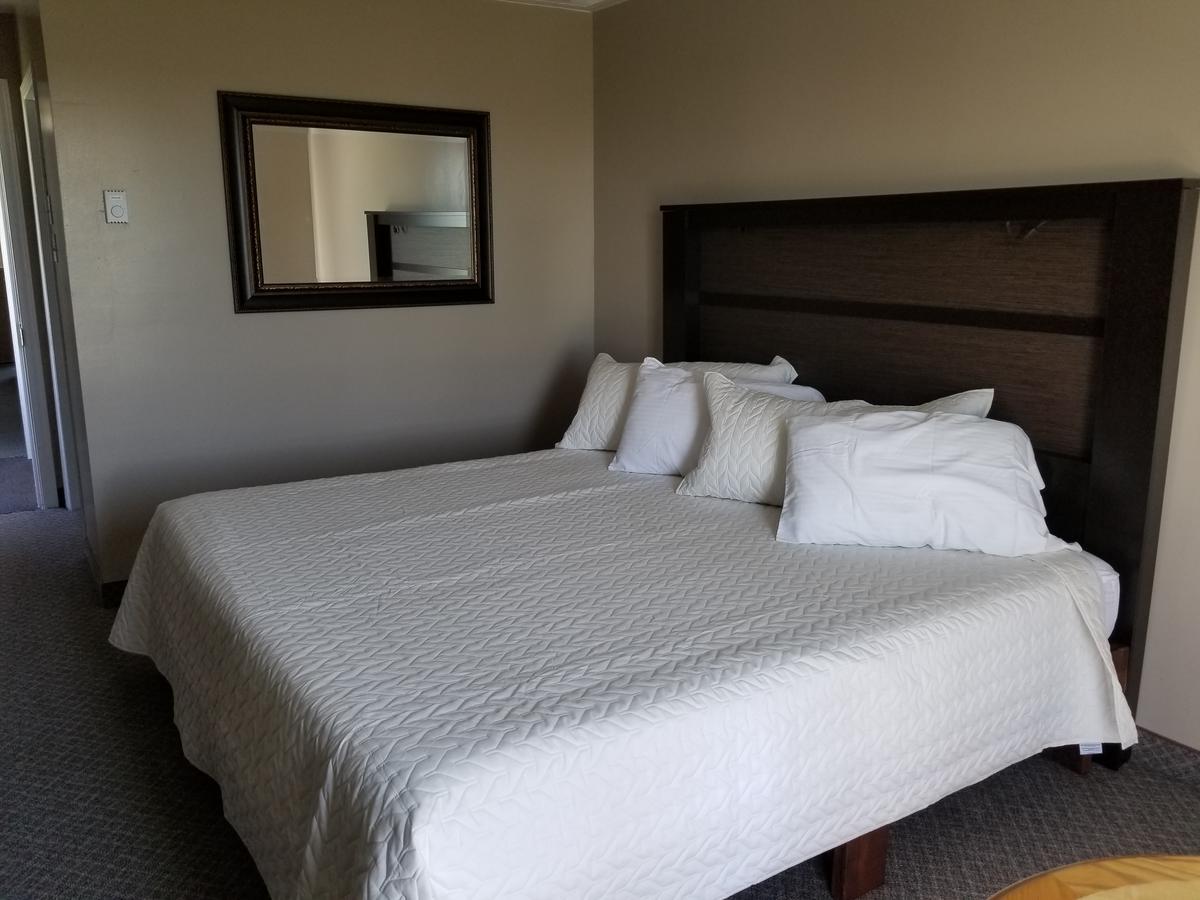 Knights Inn Удсток Екстериор снимка