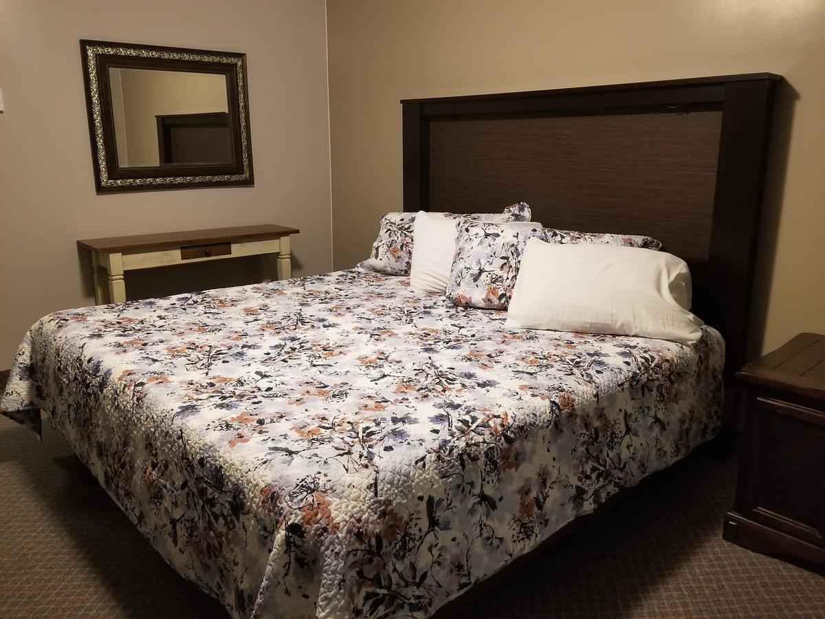 Knights Inn Удсток Екстериор снимка