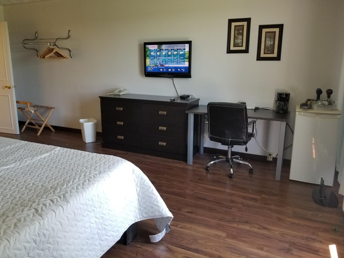 Knights Inn Удсток Екстериор снимка