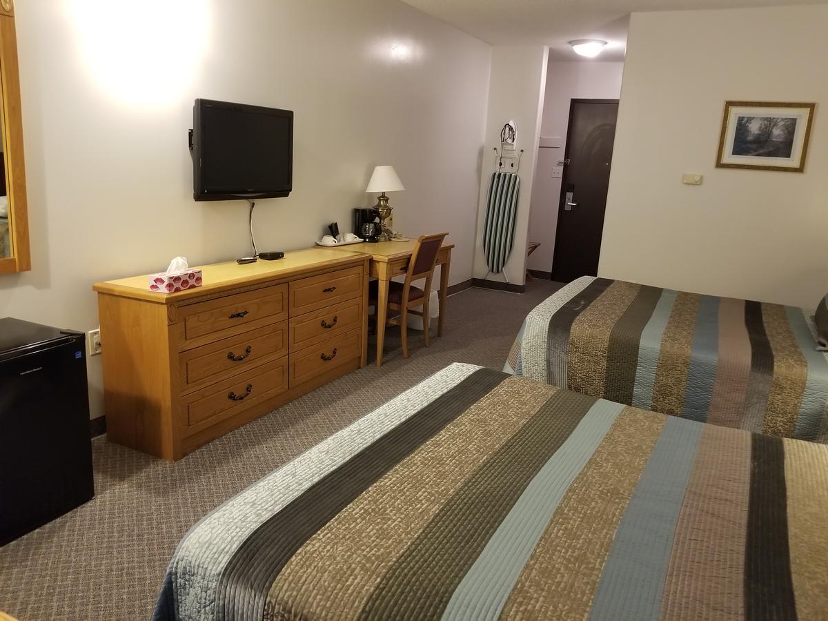 Knights Inn Удсток Екстериор снимка