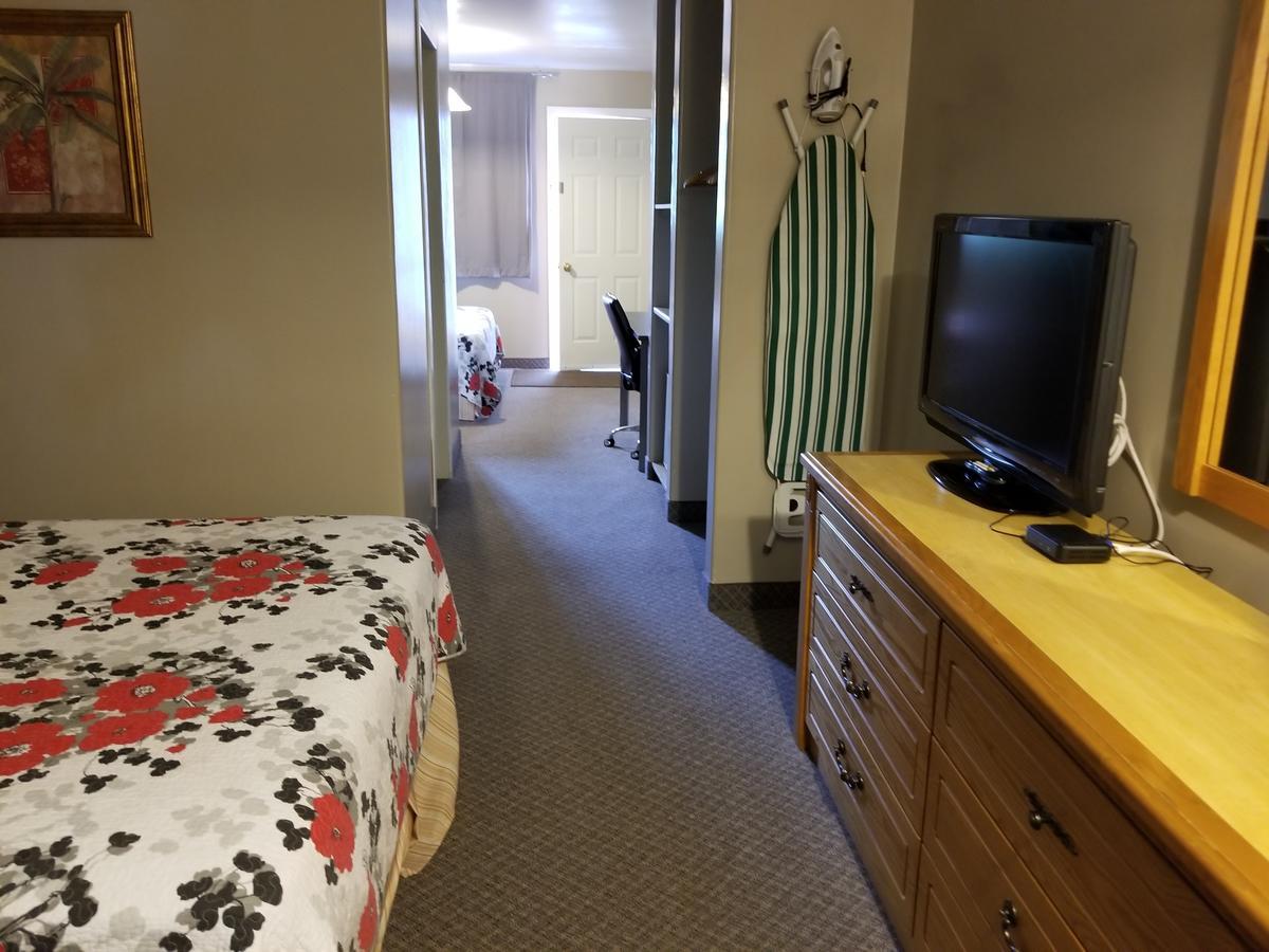 Knights Inn Удсток Екстериор снимка