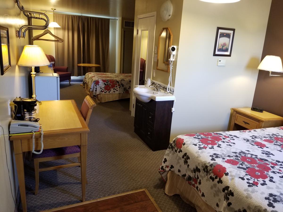 Knights Inn Удсток Екстериор снимка