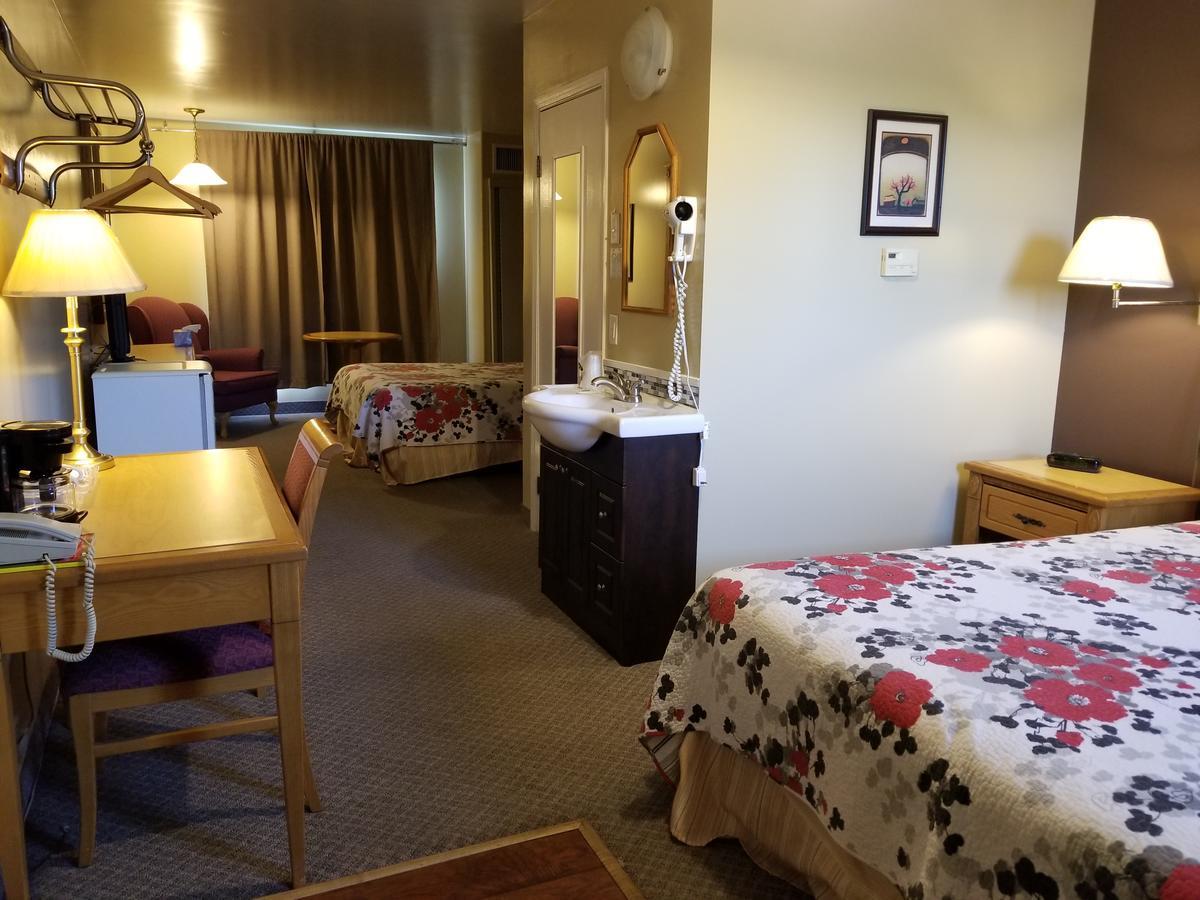 Knights Inn Удсток Екстериор снимка